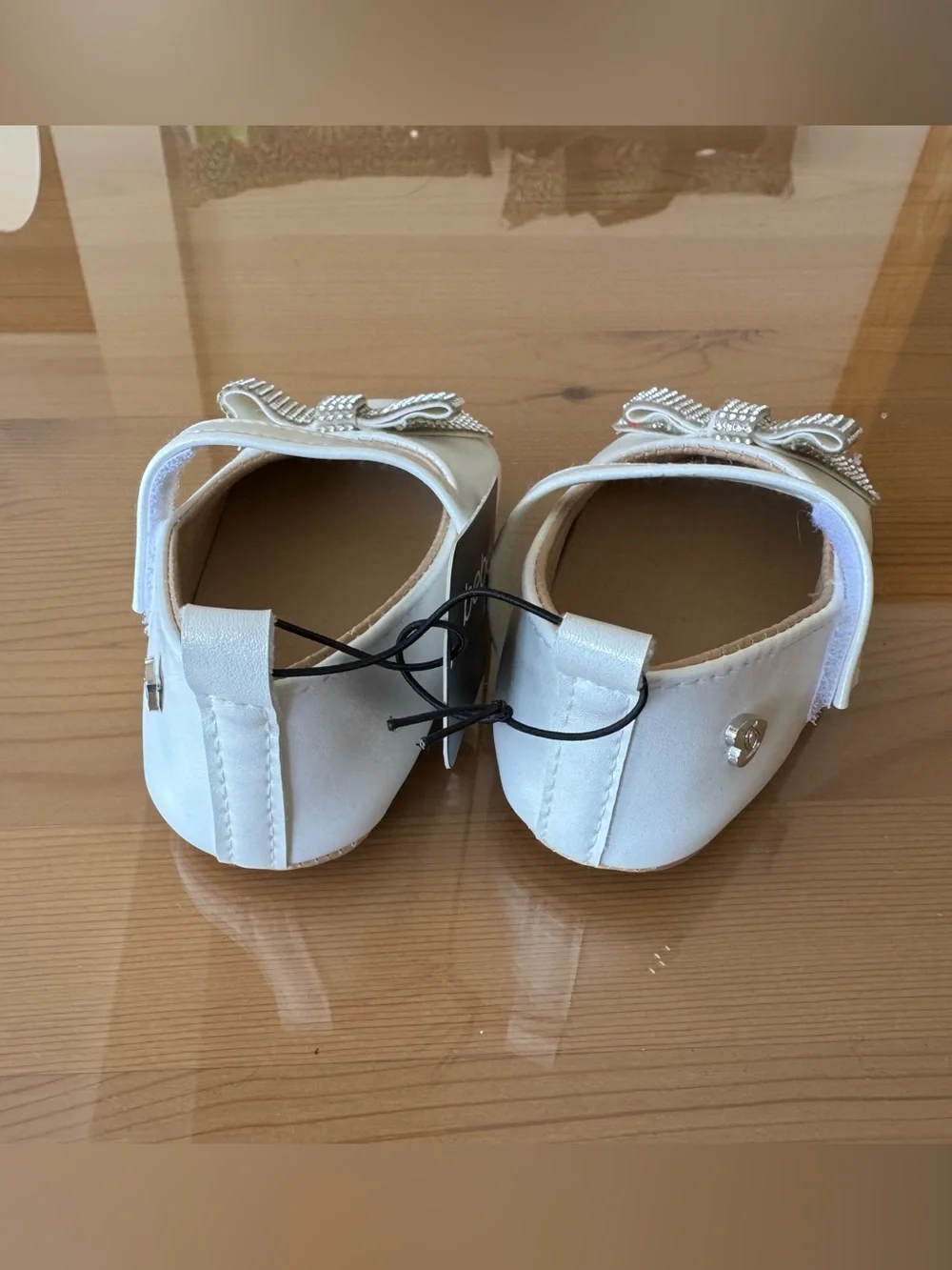 NWT Bebe Ivory Rhinestone Bow Mary Jane shoes 5T